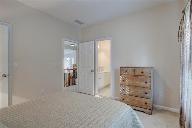 Building Photo - 5962 Spalding Park Pl