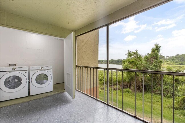 Building Photo - 4038 Versailles Dr