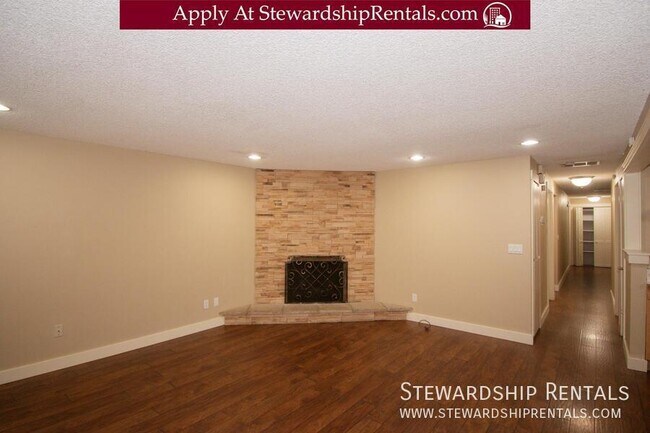 Building Photo - 5017 SE 45th Ave