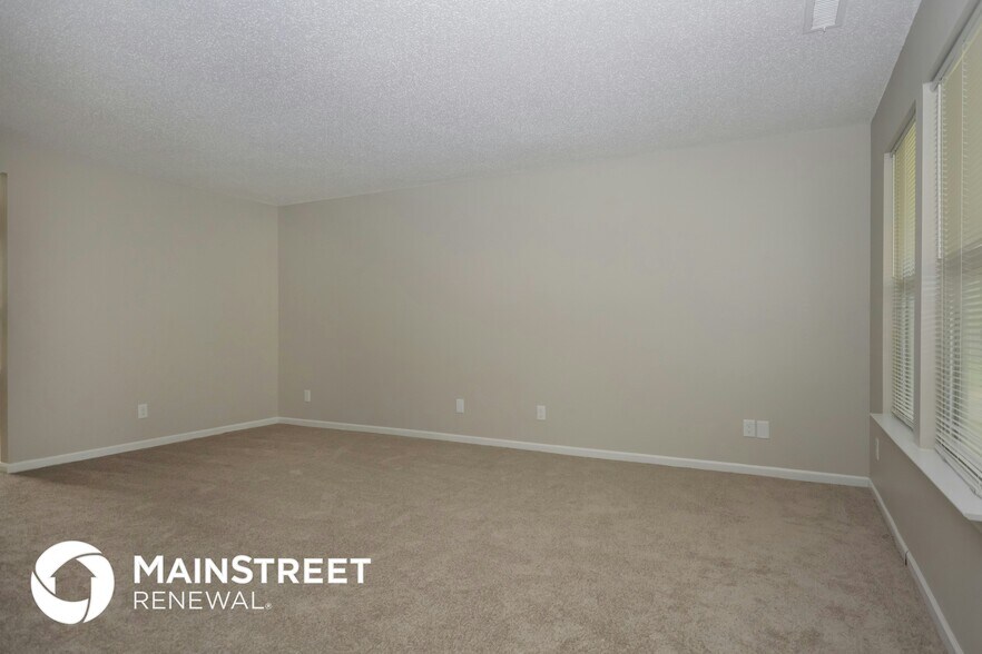 Building Photo - 2265 Shadowbrook Dr