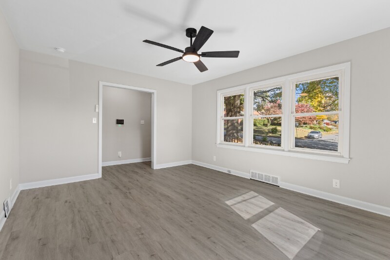 Building Photo - 1200 Lockland Ave