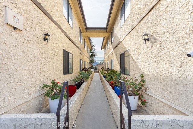 Building Photo - 1117 Linden Ave