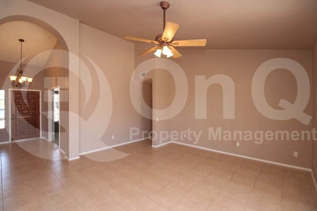 Building Photo - 10879 E Kalil Dr
