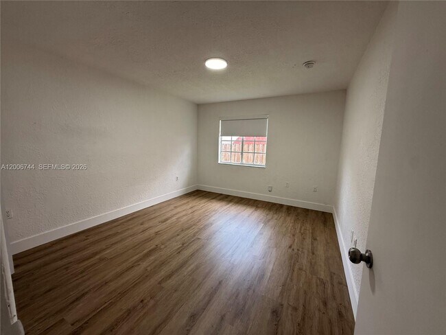 Building Photo - 15741 NW 40th Ct