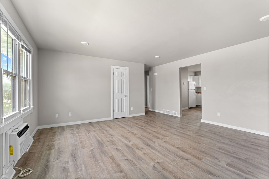 Building Photo - 1222 W Weiland Ln