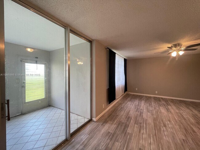 Building Photo - 7875 Margate Blvd