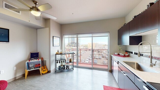 Building Photo - Proxy 333