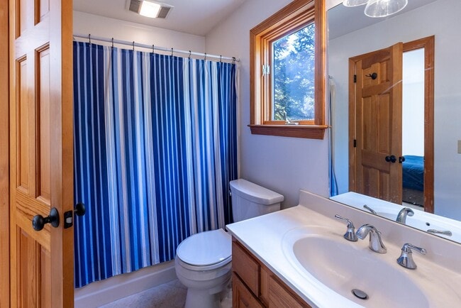 Building Photo - 12 Woodland Ln