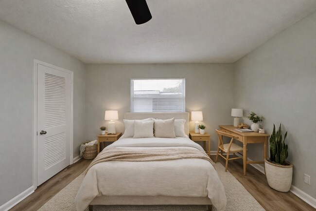 Building Photo - Updated 3 Bed, 2 Bath Home with Fenced Yard & Sunroom in Jacksonville, FL