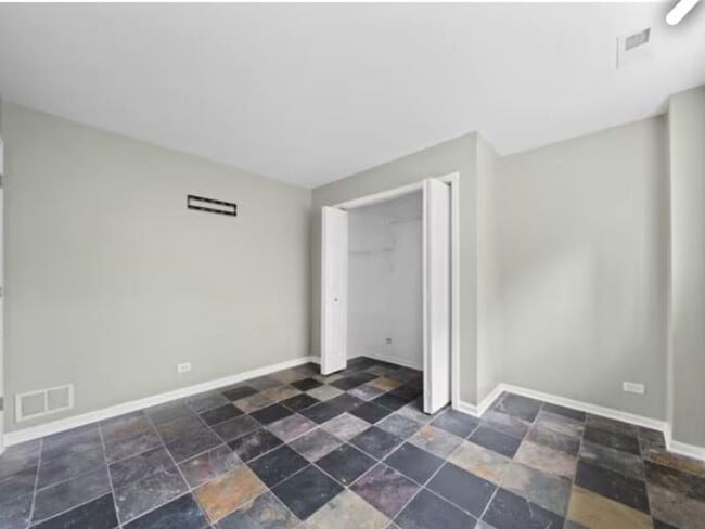 Building Photo - 512 Lincoln Station Dr