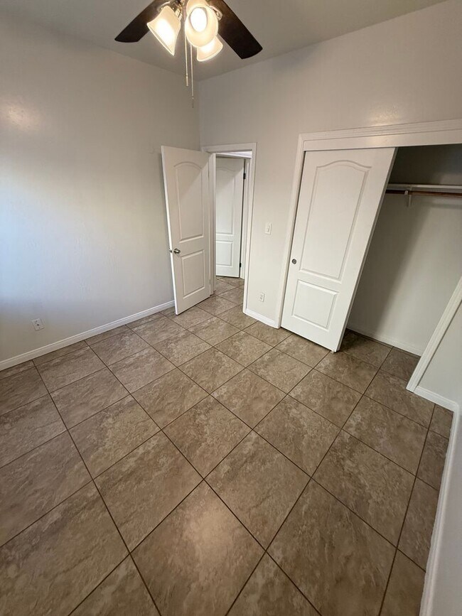 Building Photo - 2623 Bagwell Ct