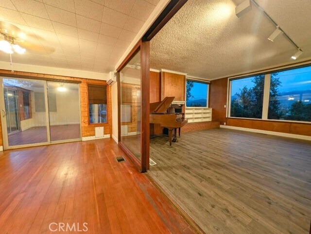 Building Photo - 31390 Mesa Dr