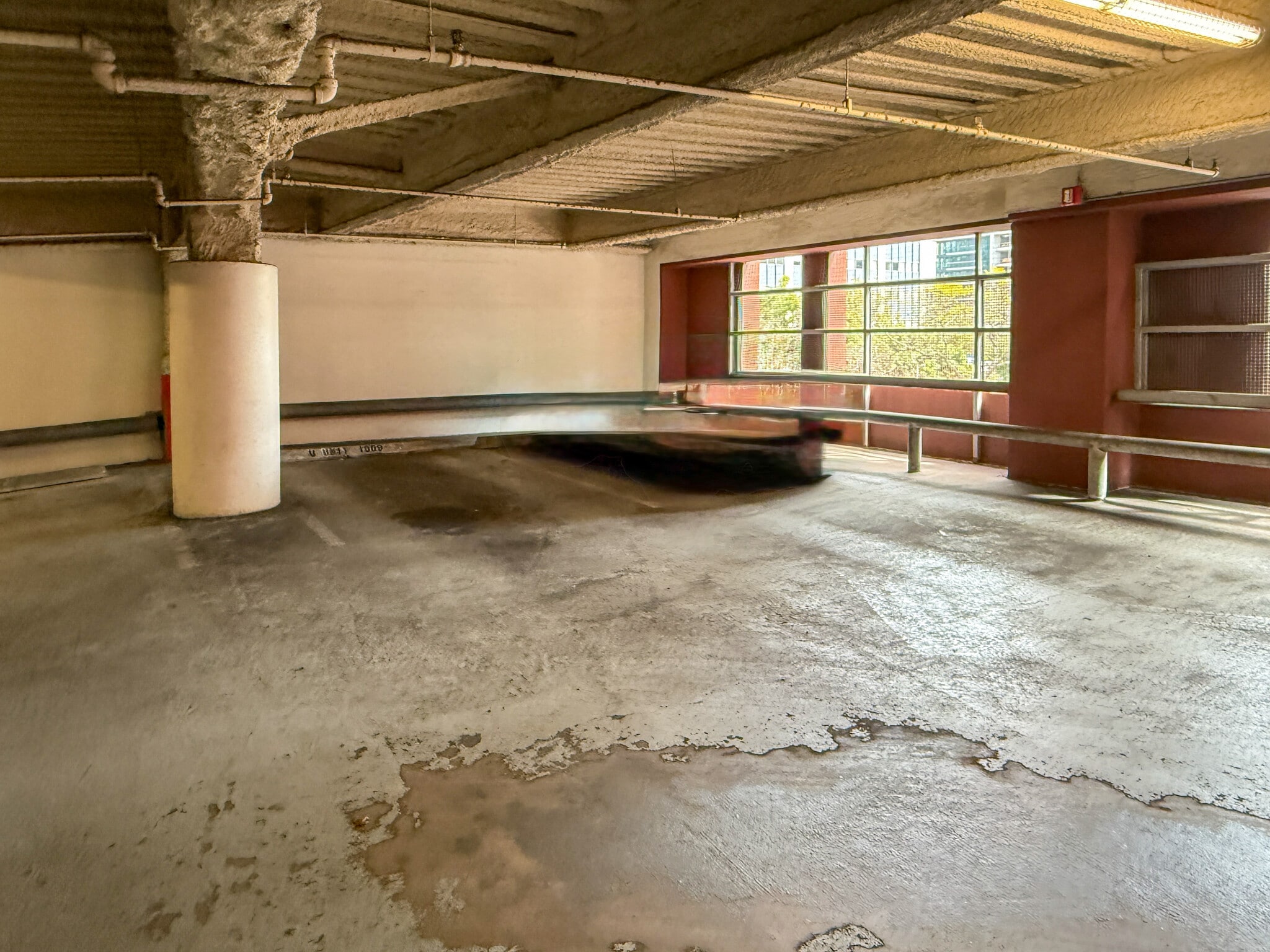 Building Photo - 350 W Ash St