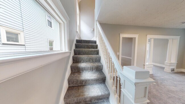 Building Photo - Old Brooklyn Area - 3 Bedroom Single Famil...