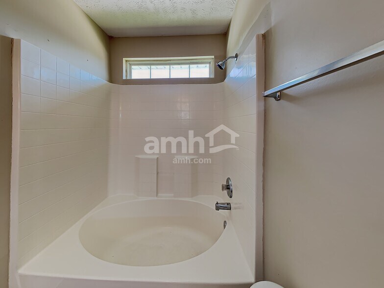 Building Photo - 6135 Steve Scarlett Pl