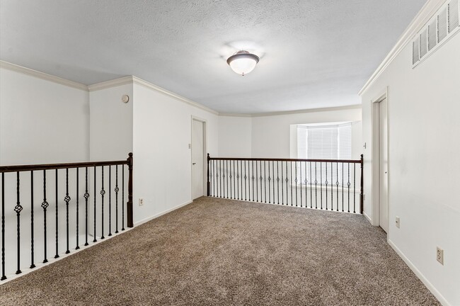 Building Photo - 2800 Jeanetta St