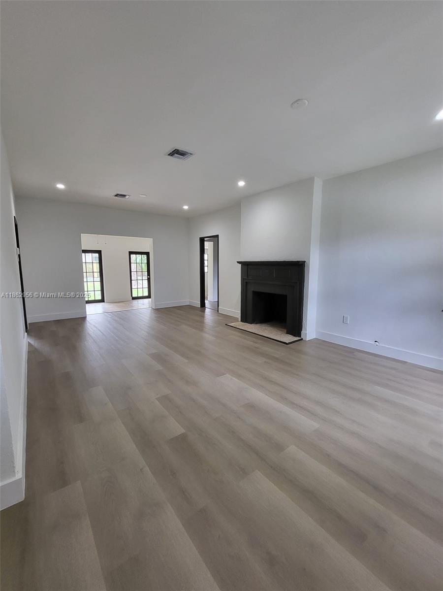 Building Photo - 958 NE 91st Ter