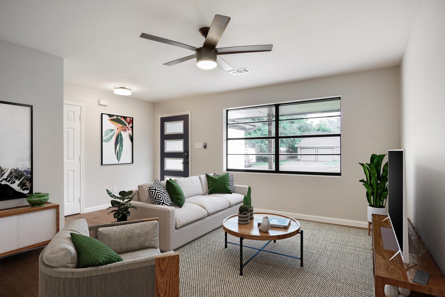 Building Photo - Sleekly updated Richardson home with shady backyard & patio