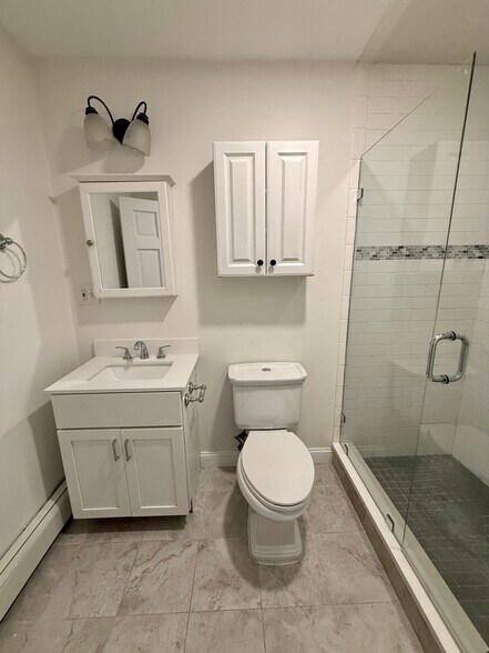 Building Photo - 342 Meridian St