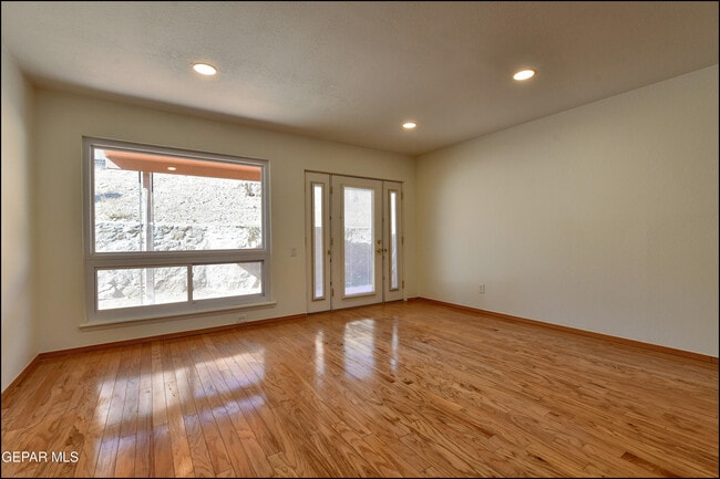 Building Photo - 3609 Okeefe Dr