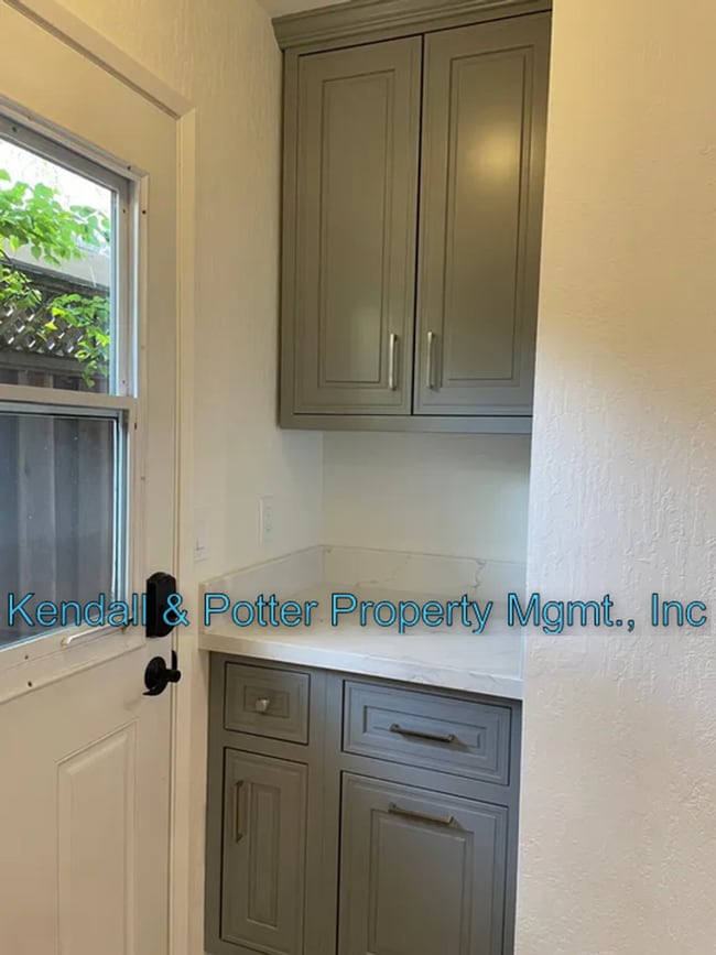 Building Photo - Remodeled Rio Del Mar 1 BR - Utilities Inc...