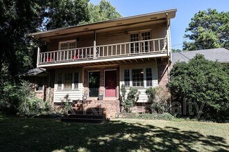 Building Photo - 2213-A Country Club Ln.
