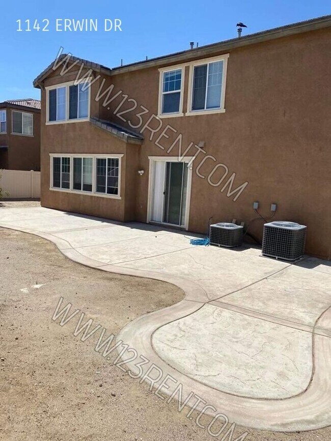 Building Photo - 1142 Erwin Dr