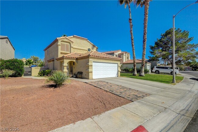 Building Photo - 2064 Waverly Cir
