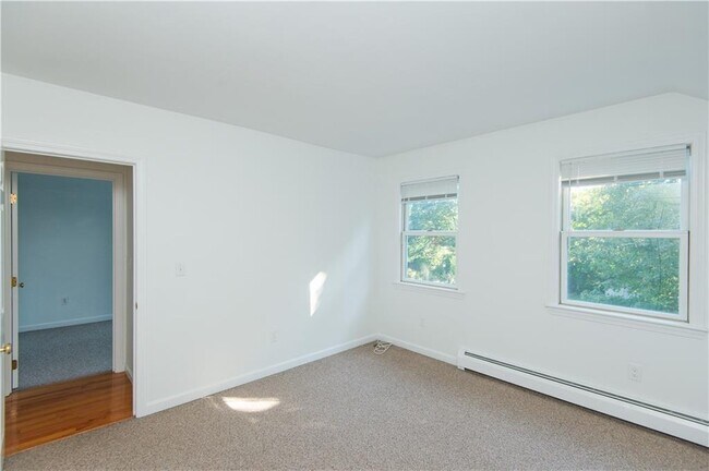 Building Photo - 27 Fenner Ave