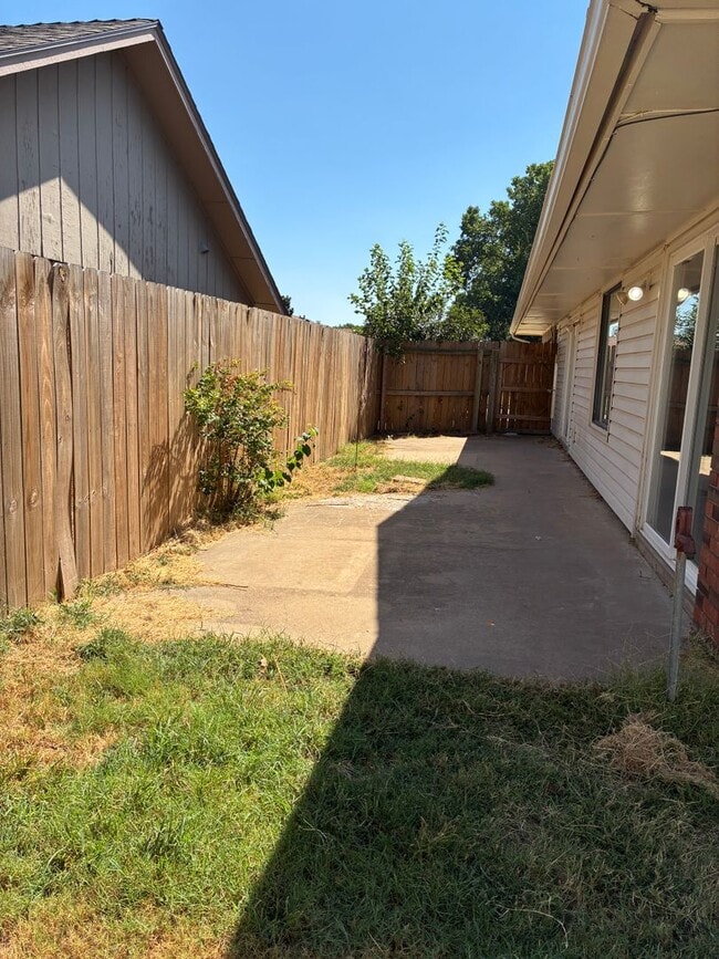 Building Photo - 4402 Briar Creek Rd