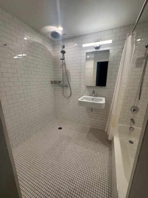 Building Photo - 1312 Live Oak St