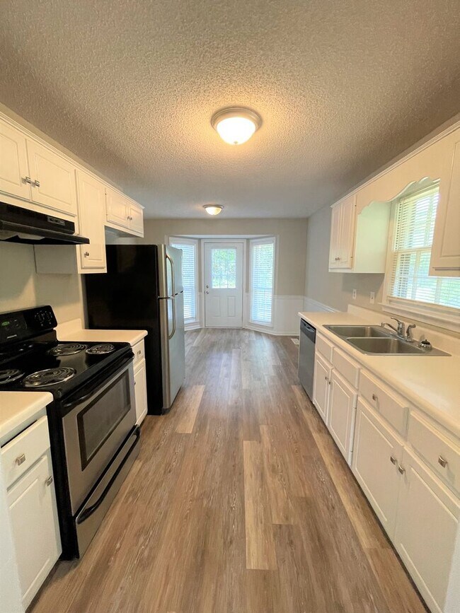 Building Photo - 2br House For Rent Near UGA Vet School