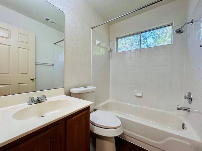 Building Photo - 2909 Lagerway Cove