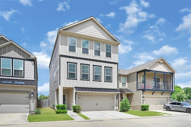 Building Photo - 1909 Monaco Memorial Ln