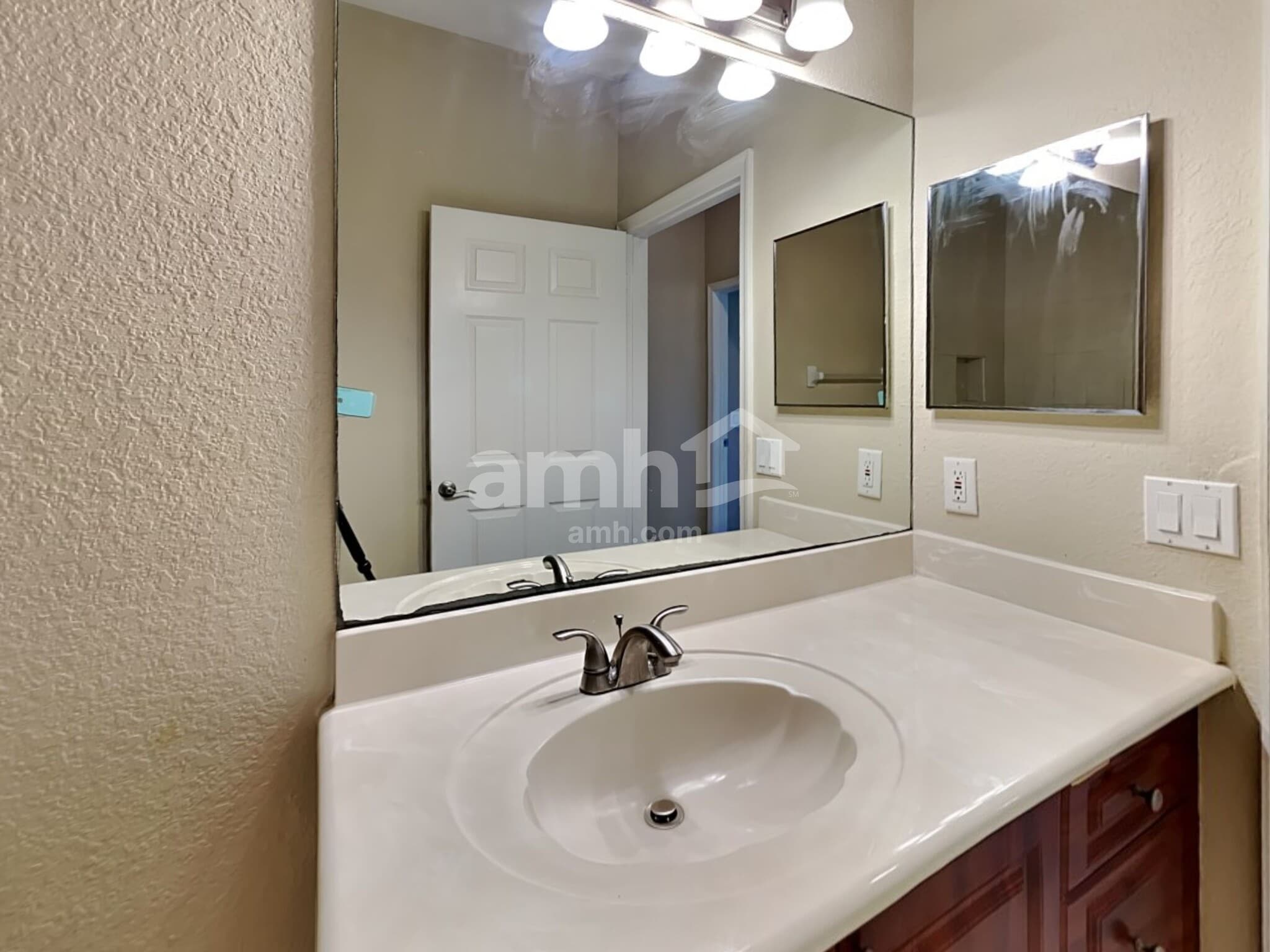 Building Photo - 2187 SW Algiers St