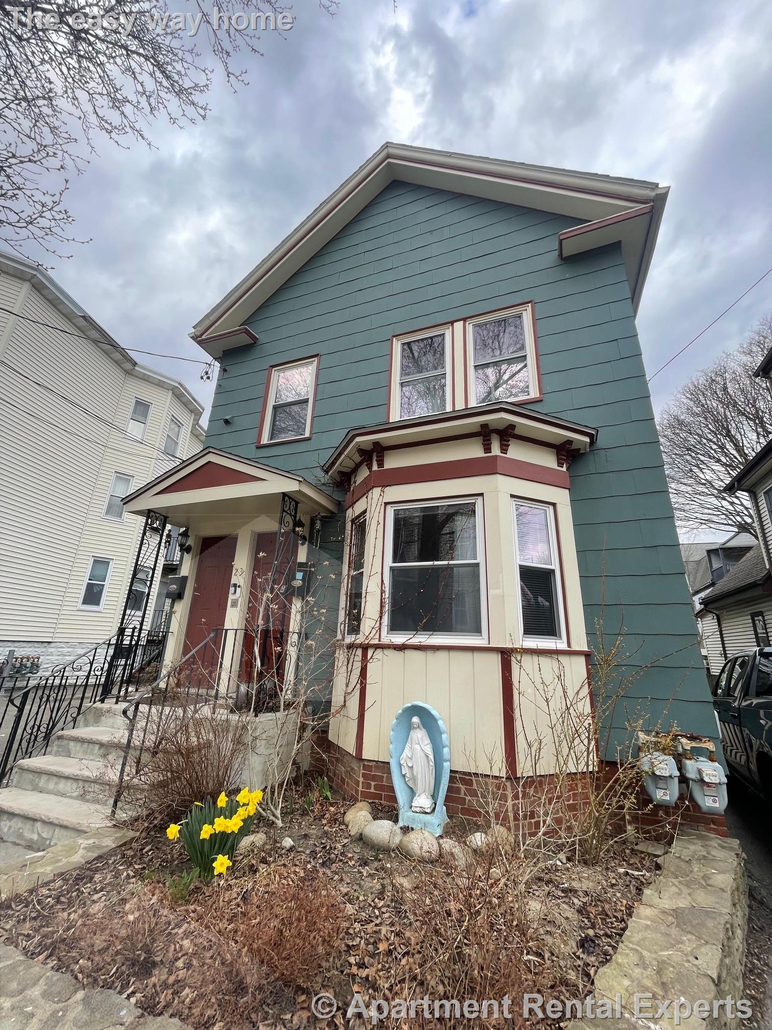 Building Photo - 23 Hall St