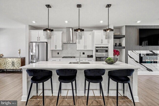 Building Photo - 10878 Foxtrot Cir