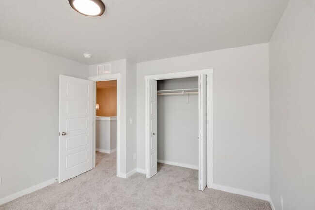 Building Photo - Incredible Townhomes. You’re New Home is Waiting.