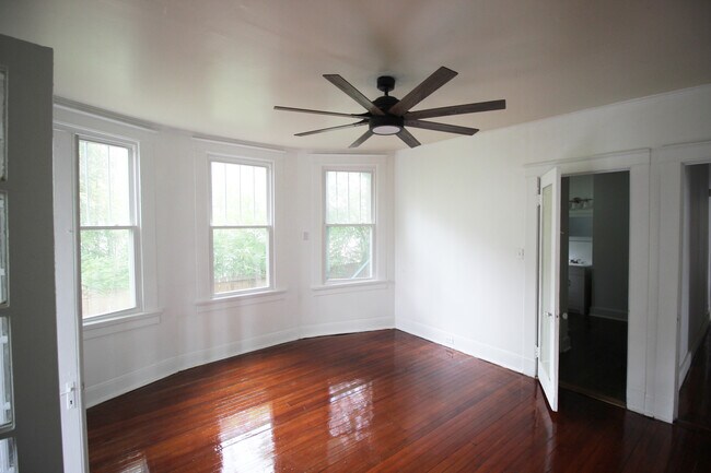 Building Photo - 3300 Napoleon Ave