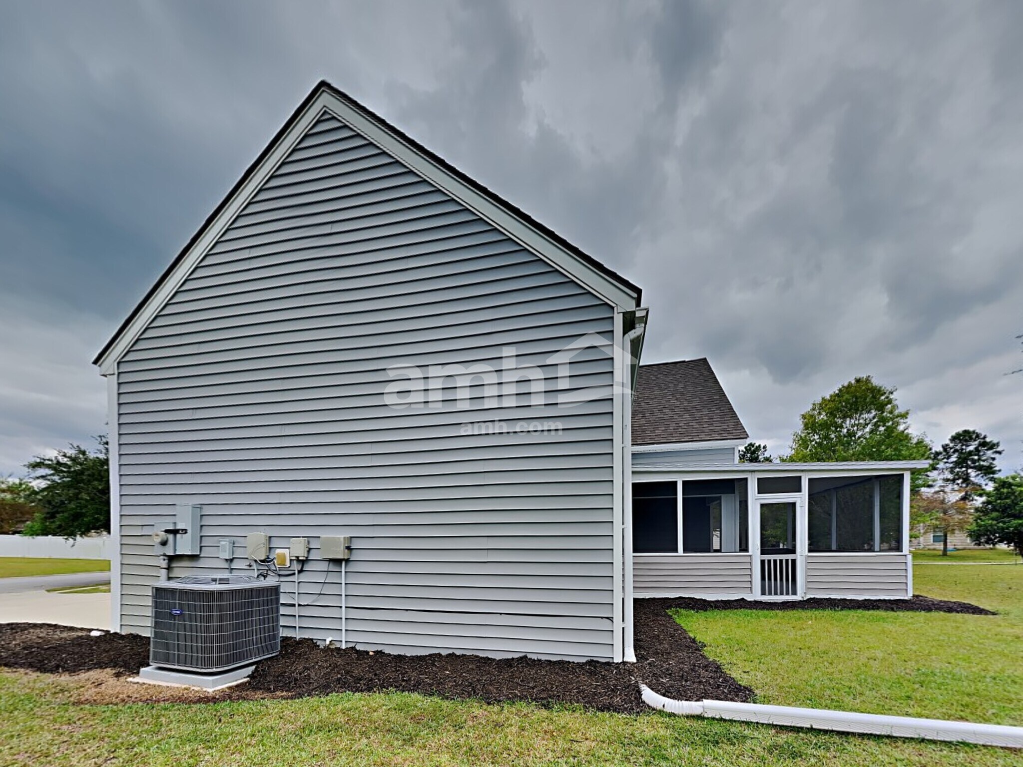 Building Photo - 144 Old Pond Cir