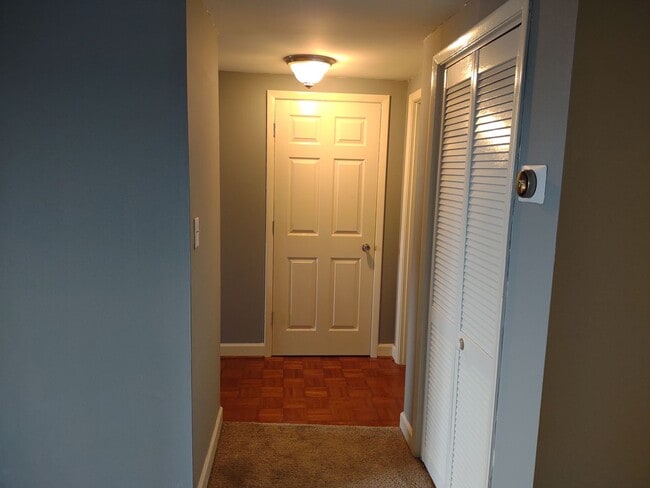 Building Photo - Marvellous Two Bedroom Condo With Perks!