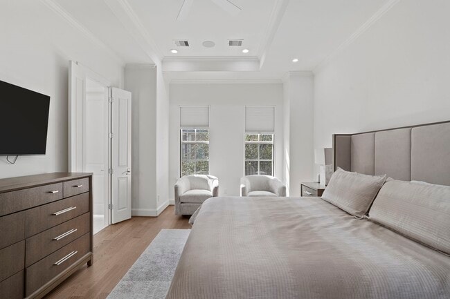 Building Photo - 2174 Briarglen Dr