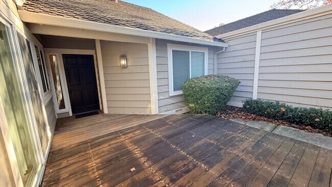 Building Photo - Charming, 2BD/2BA, Single-Story TH in Crow Canyon Country Club in Danville- Available NOW!