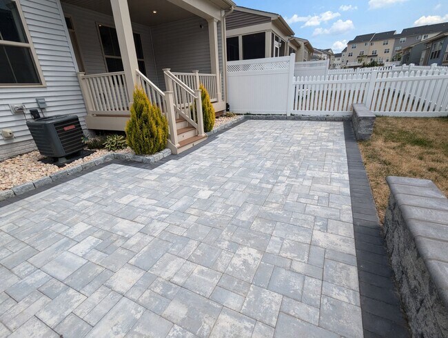 Building Photo - Stunning villa in the Harrison Terrace com...