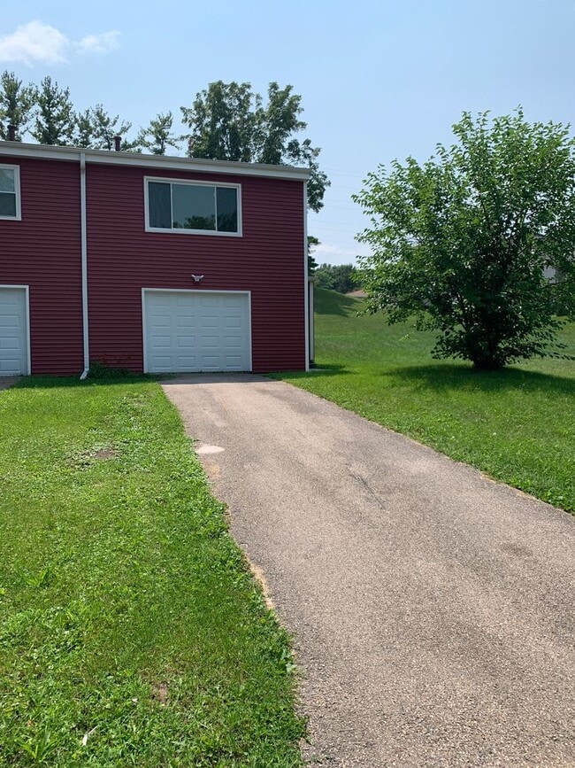 Building Photo - 4737 Javelin Dr