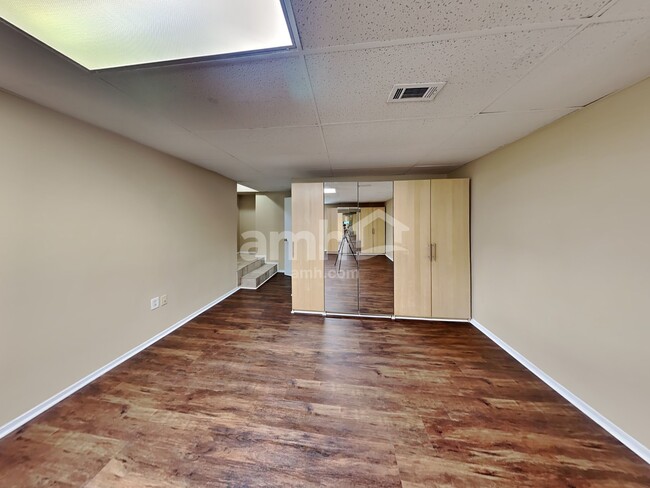 Building Photo - 4825 Old Field Dr NE