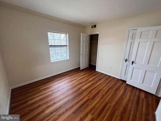 Building Photo - 1801 Key Blvd