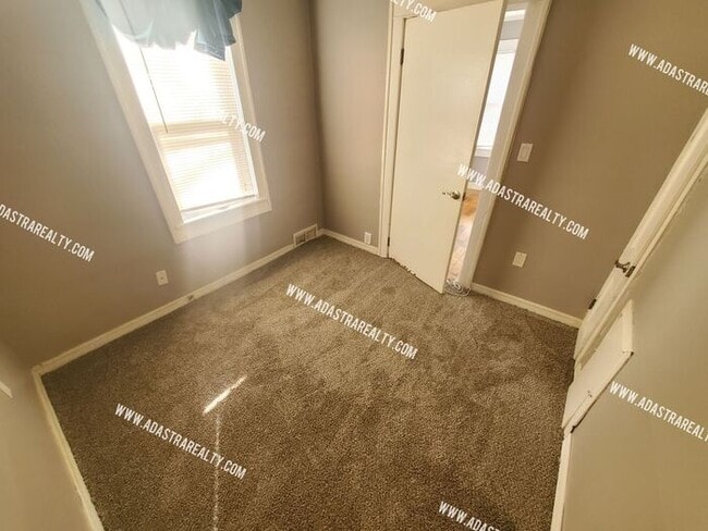 Building Photo - Charming 2 Bedroom Bungalow in WALDO-Avail...