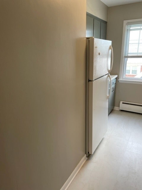 Building Photo - 915 Country Club Dr