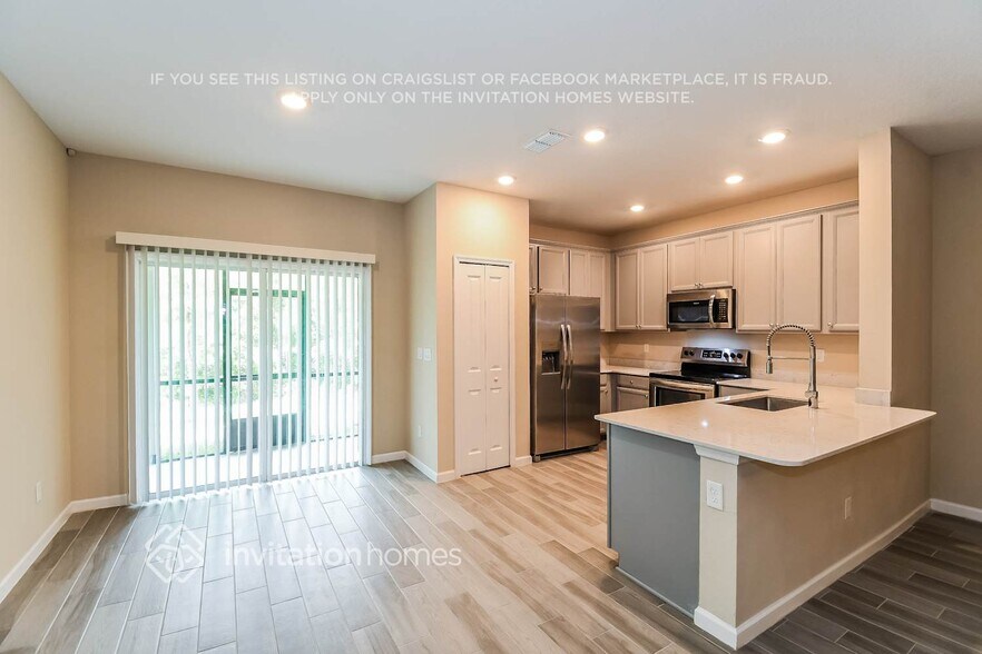 Building Photo - 13272 Shore Grass Dr